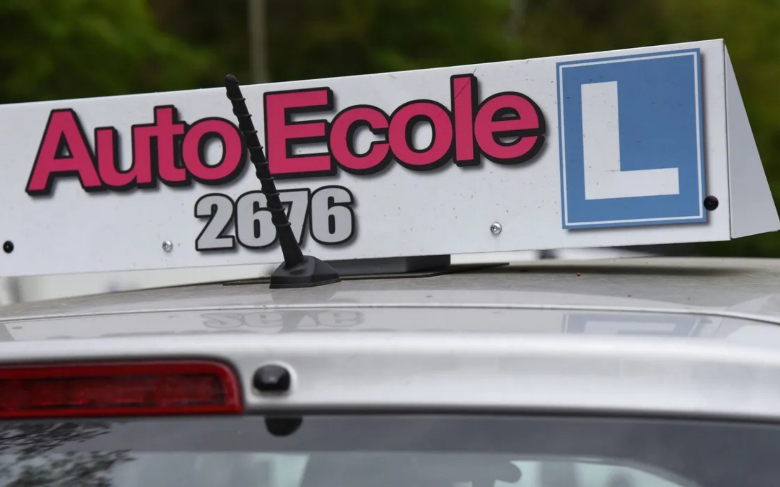 Permis de conduire à Bruxelles : pourquoi certains candidats doivent se déplacer pour obtenir un rendez-vous