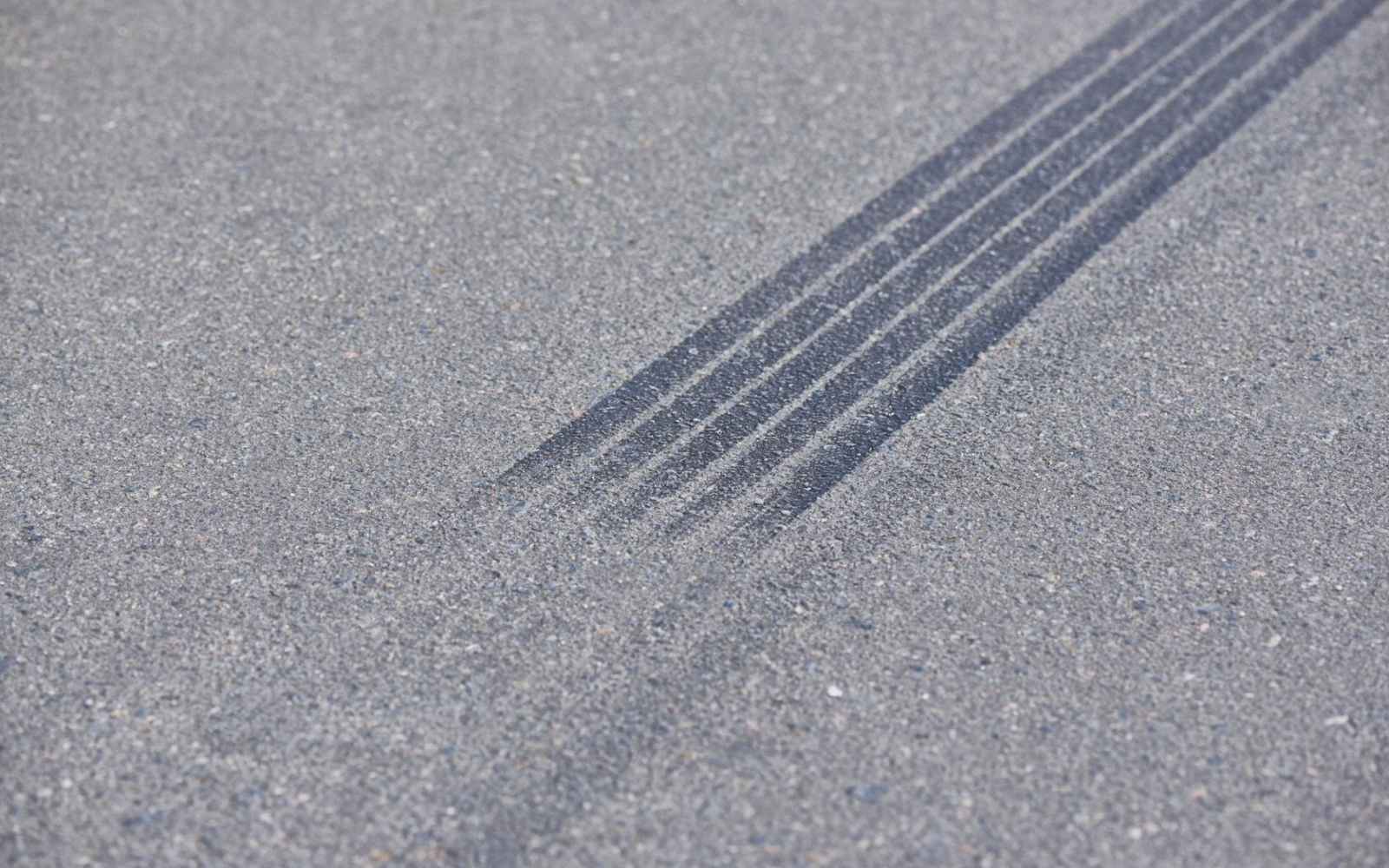 Freinage d’urgence : comment réagir correctement pour éviter un accident